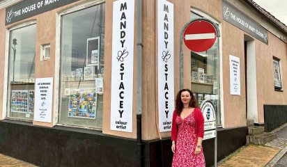 Mandy Stacey opens Art Gallery 